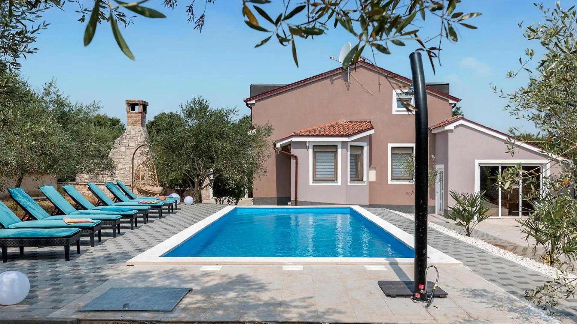 Stunning Home In Pula With Kitchen Holiday home