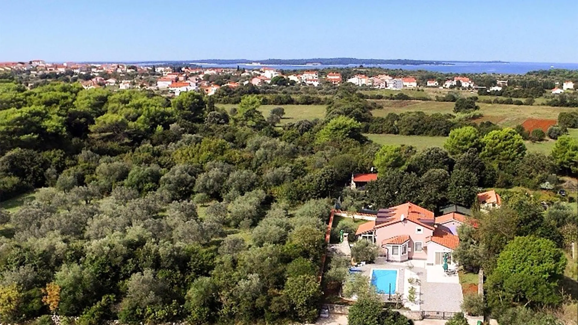 Holiday home Stunning Home In Pula With Kitchen