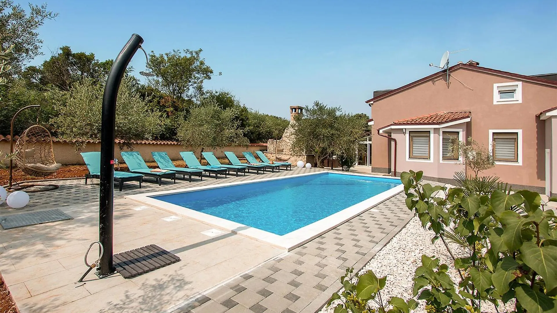 Stunning Home In Pula With Kitchen